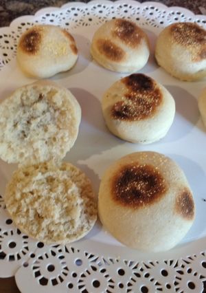 Una foto de Muffins inglés hecho en sartén