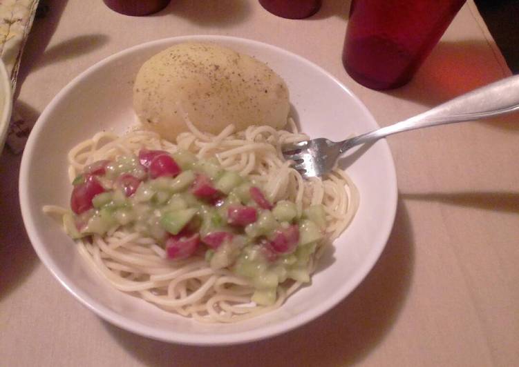 Pasta con papa y guacamole de pepino