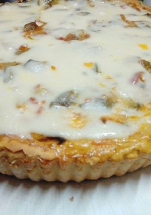 Una foto de Tarta de zapallitos, zanahoria y berenjena con masa casera