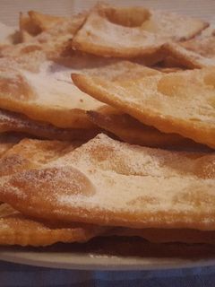Herőce, csörögefánk vagy forgácsfánk recept fotója