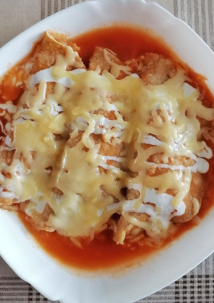 Una foto de Enchiladas rojas bien mexicanas 🌶️🇲🇽