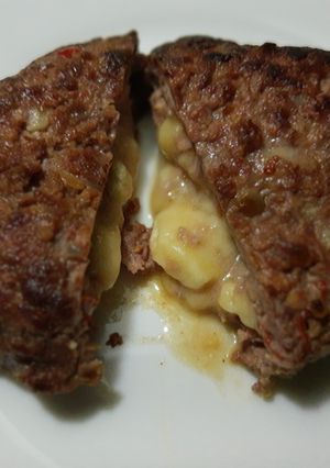 Una foto de Hamburguesa rellena con queso
