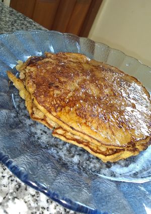 Una foto de Panqueques de banana y canela, una merienda rica con #amigas 💕