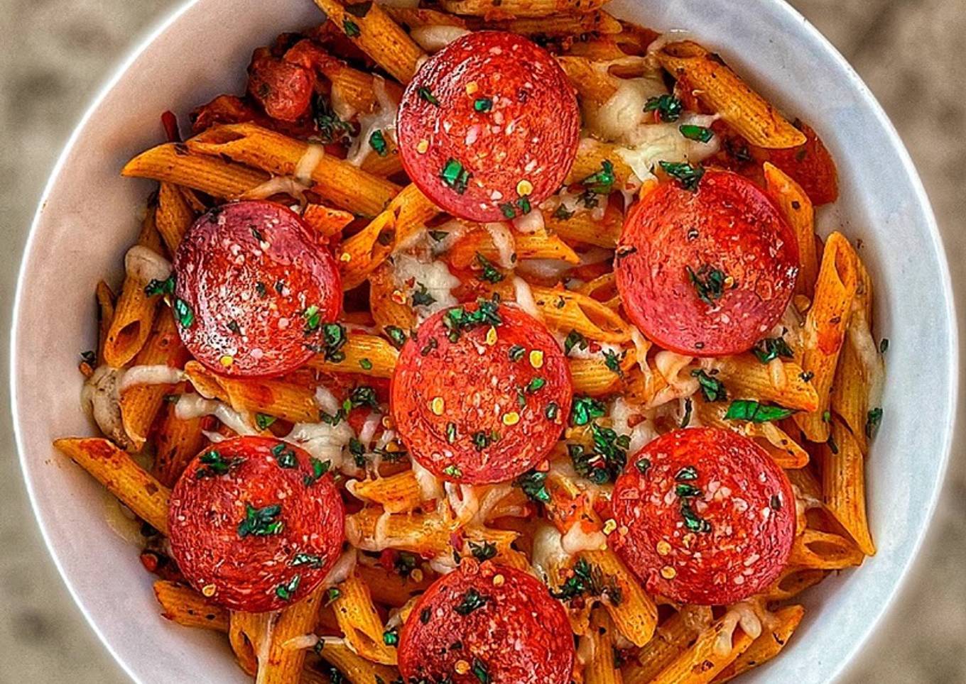 Pizza pasta bake