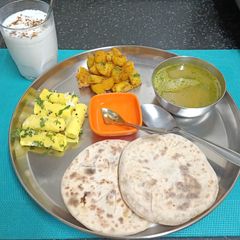 A picture of 🔥 Holi Platter 🔥.
