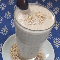 A picture of Oat and yoghurt smoothie.