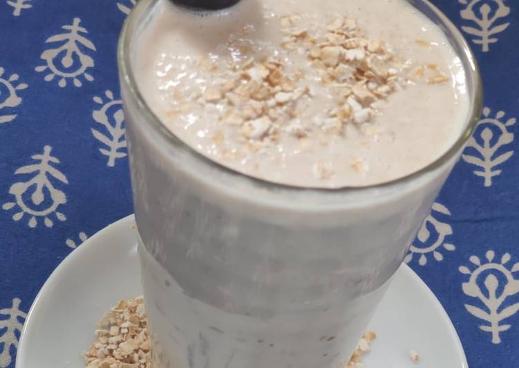 Oat and yoghurt smoothie