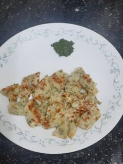 ફણગાવેલા મગ અને રવા ના ઢોકળા (Sprout Moong Rava Dhokla Recipe In Gujarati) રેસીપી મુખ્ય ફોટો