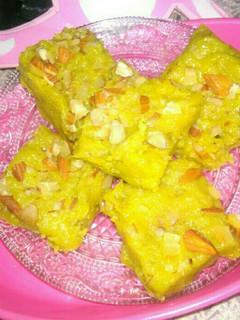 A picture of Golden Banana Barfi.