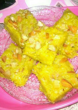 A picture of Golden Banana Barfi.