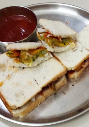A picture of Aloo Bonda Sandwich.