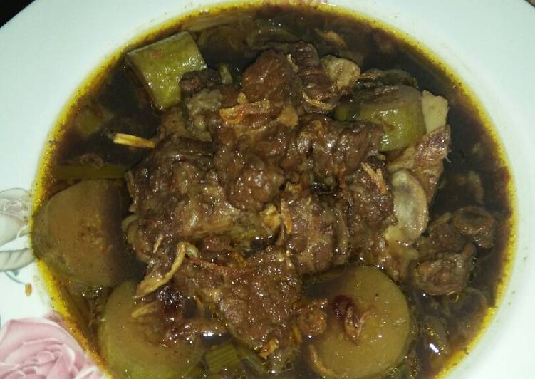 Rawon daging Rawis