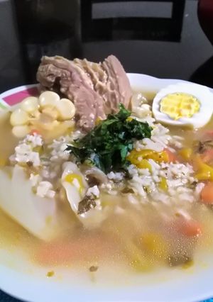 Una foto de Sopa casera con finas hierbas 👍🇵🇪