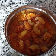 A picture of Suran Macroni.