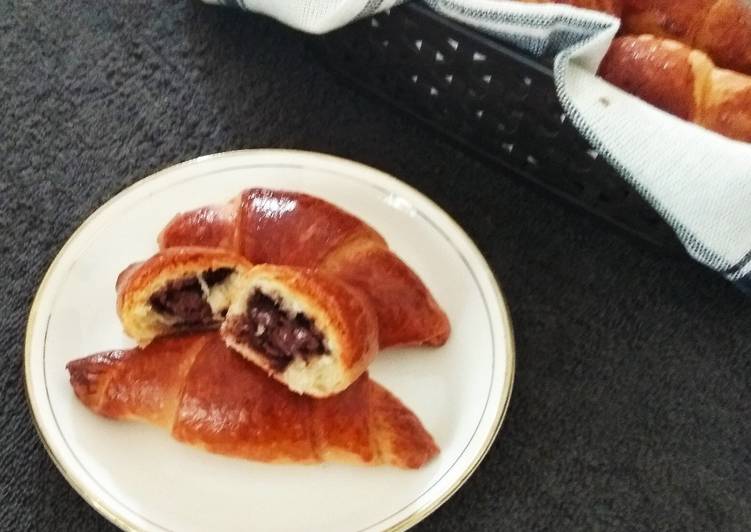 How to Make Jamie Oliver Chocolate Croissants