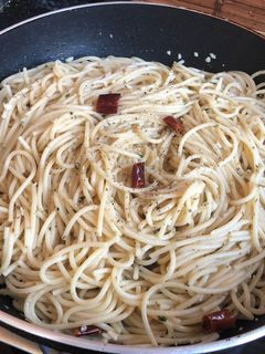 Una foto de Pasta al aglio