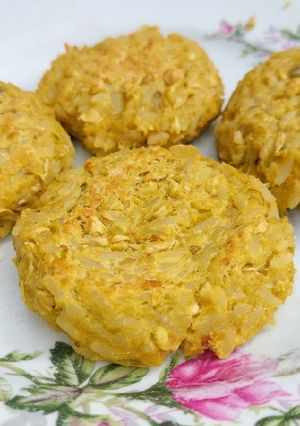 Una foto de Mini medallones de arvejas y arroz saludables🍚
