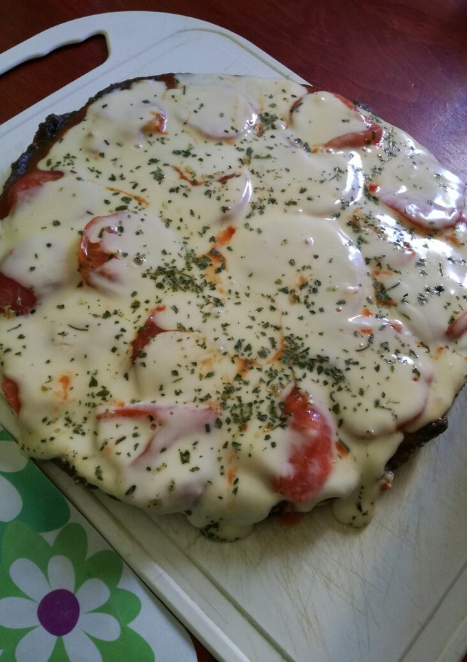 Una foto de Pizza súper express en sartén, con harina de trigo sarraceno