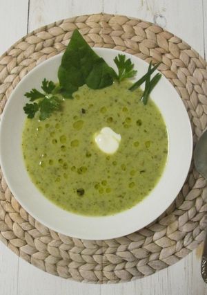 Cukkinikrémleves 🍵 citromos 🍋fűszeres 🌿 és fokhagymás 🧄 olajjal recept fotója