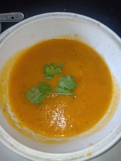 ગાજર નો સૂપ(Carrot Soup Recipe in Gujarati) રેસીપી મુખ્ય ફોટો