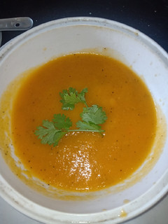 ગાજર નો સૂપ(Carrot Soup Recipe in Gujarati) રેસીપી મુખ્ય ફોટો