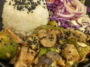 Una foto de solomillo de cerdo en salsa mostaza