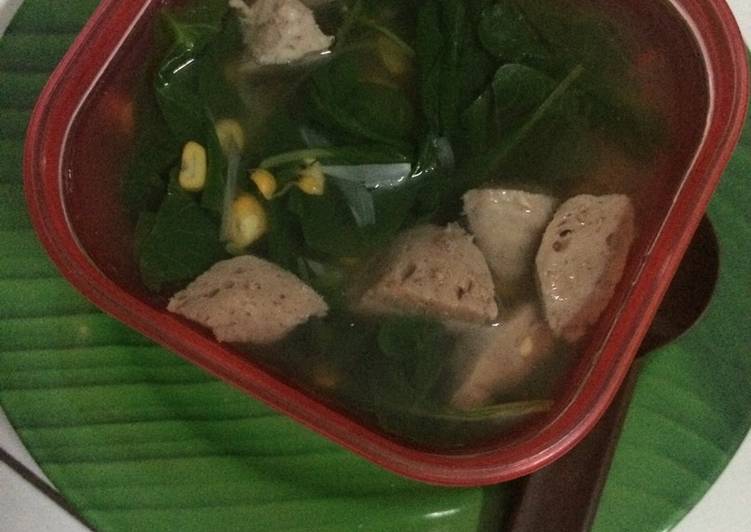 Sayur Bayam isi Jagung dan Bakso (Magic Com)