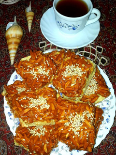 عکسی از دستور شیرینی ملکه بادام