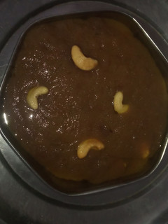 கோதுமை மாவு அல்வா (godhumai maavu halwa) செய்முறை முக்கிய புகைப்படம்