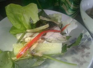 Hình của món Cá saba hấp cuốn bánh tráng.