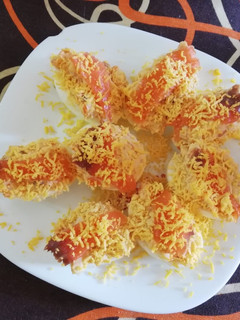 Una foto de Huevos rellenos de salmón y carne de cangrejo