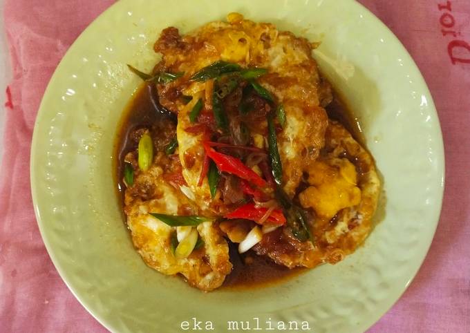 Resep Telur mata sapi kecap oleh eka muliana - Cookpad