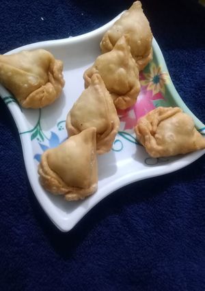 मिनी समोसा(Mini samosa in Hindi) रेसिपी मुख्य फोटो