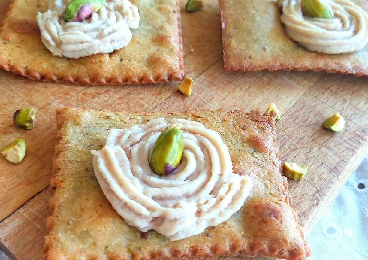 Step-by-Step Guide to Prepare Fatto in casa Chiacchere salate al pistacchio con mousse di mortadella