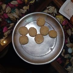A picture of Jaggery coconut ladoo.