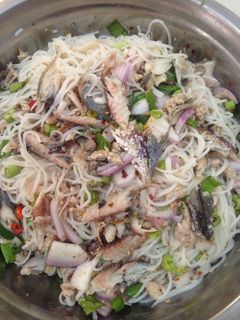 รูปของ ยำขนมจีนปลาทูหมูสับ