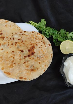 A picture of Farali aalu paratha.