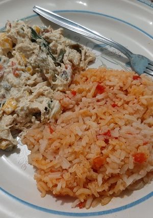 Una foto de Rajas cremosas con pollo 🐓