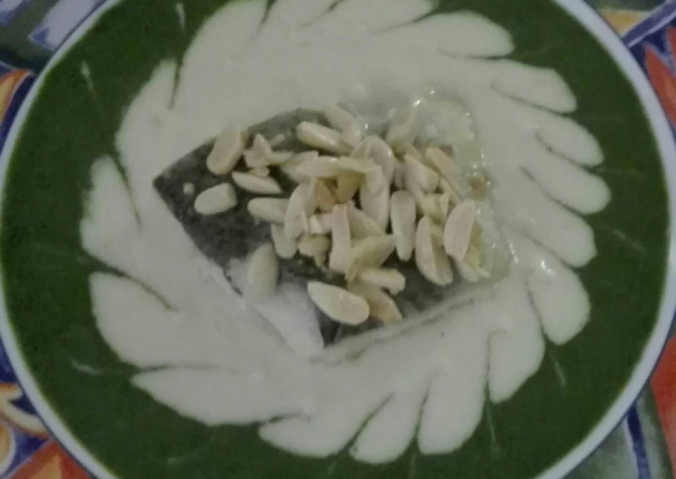 Bacalao con crema de espinacas y puré de almendras