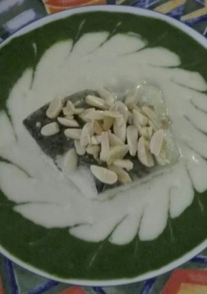 Foto principal de Bacalao con crema de espinacas y puré de almendras