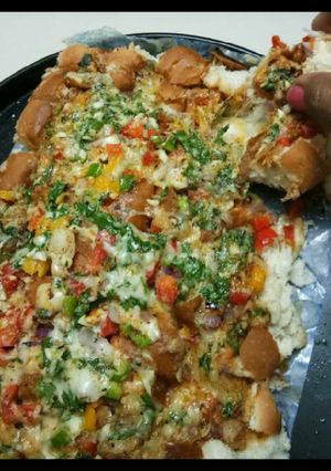 A picture of Veg pullout chessy pav.