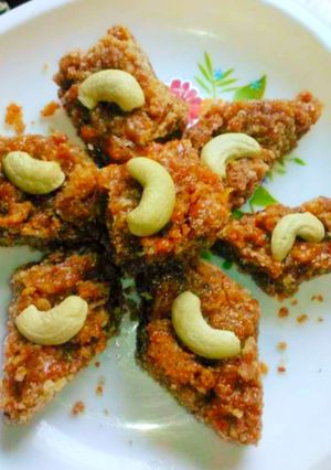 बर्फ़ी (Barfi recipe in Hindi) रेसिपी मुख्य फोटो