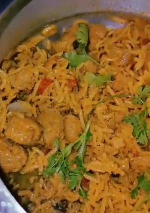 सोयाबीन बिरयानी (Soyabean biryani recipe in hindi) रेसिपी मुख्य फोटो