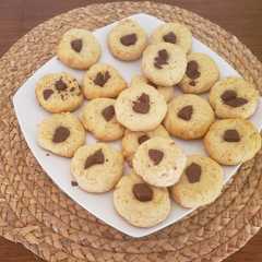 Una foto de Galletas con chocolate, sin huevo y sin azúcar