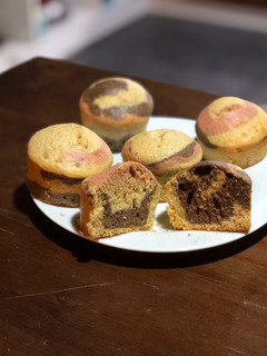Una foto de Muffins marmolados
