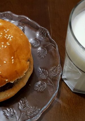 A picture of My Burger with My AYRAN.