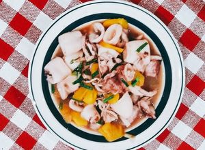 Hình của món Mực xào thơm.