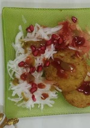 A picture of McCain aloo tikki.