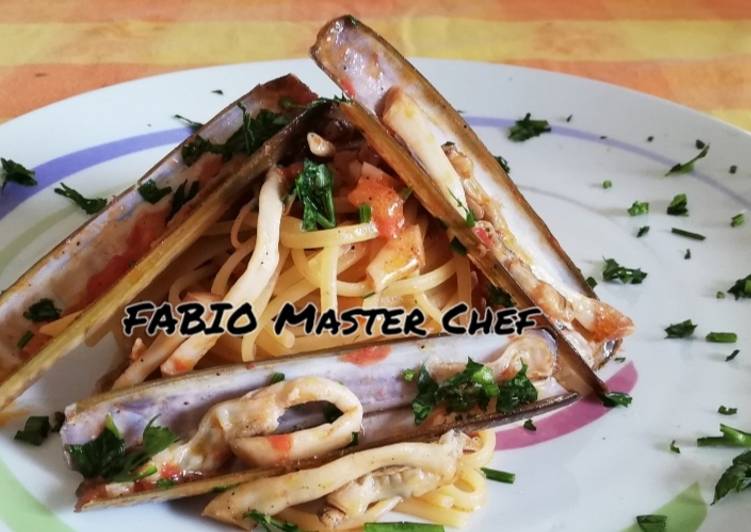 Steps to Prepare Homemade Linguine con Cannolicchi e Pelati