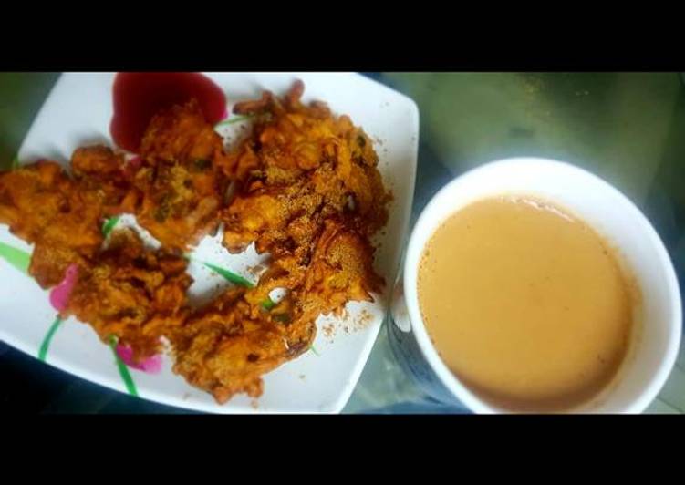 Steps to Make Perfect Kandha bhajia with ginger masala tea